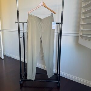 New Athleta Brooklyn Mid Rise Jogger Olive /Light Green Lightweight Size 14 NWT